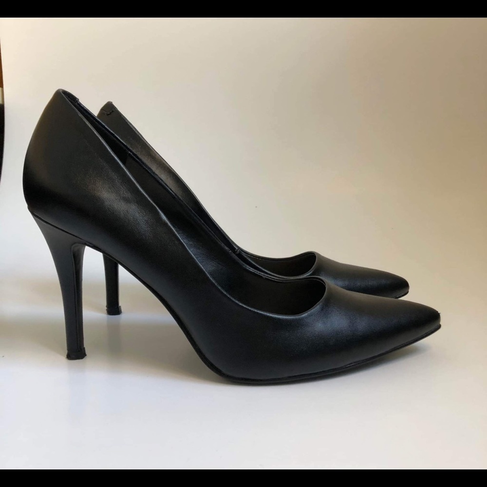 Nine West Black Pumps